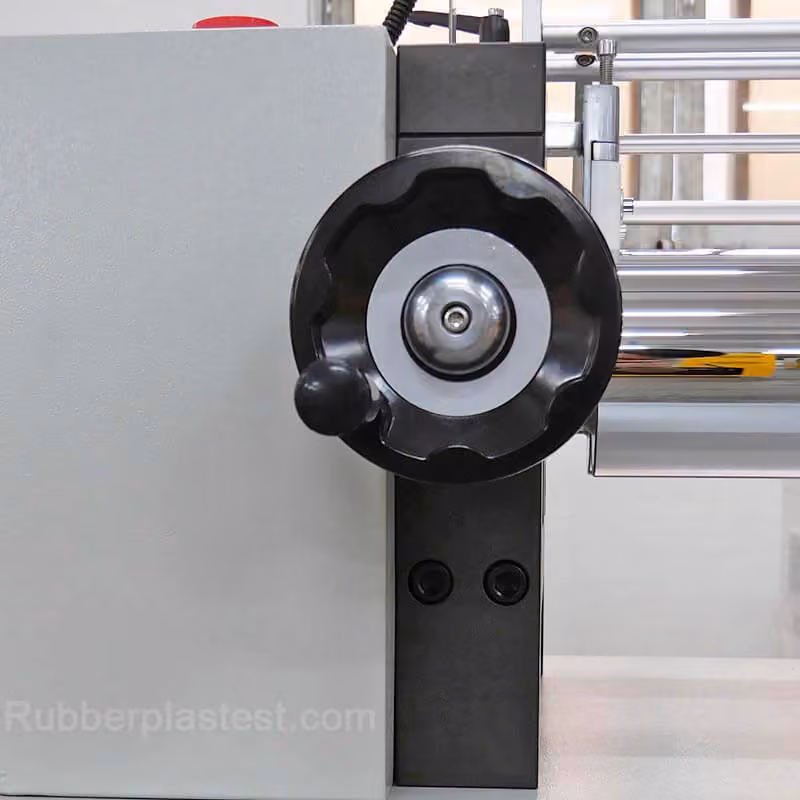 handwheel of lab rubber mixing mill 1